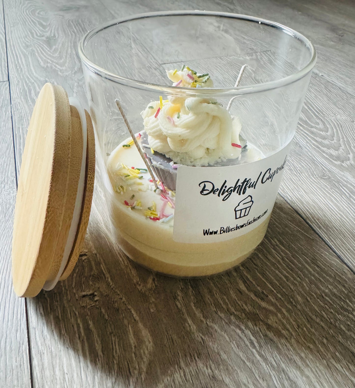 Delightful cupcake jar candle