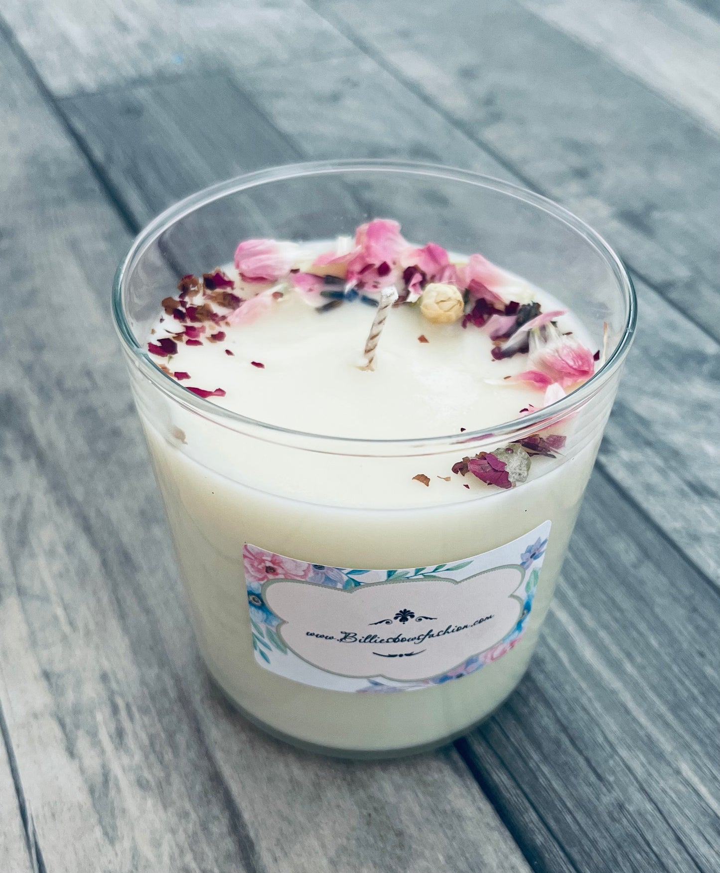 Elegant floral candle